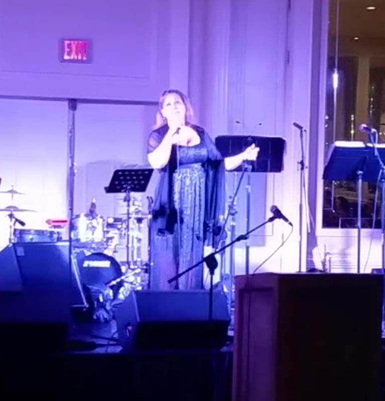 Elizabeth Benitez Encore un soir